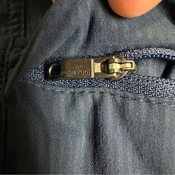 Lululemon Relaxed Fit Everyday Pants Zip Pockets Midnight Blue XL Men’s - Picture 8 of 15